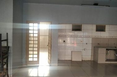 Sal&atilde;o Comercial &agrave; venda - 315m&sup2; - Zona I-A