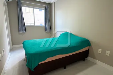 Apartamento &agrave; venda - 120m&sup2; - Meia Praia