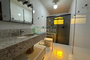 Casa &agrave; venda - 300m&sup2; - Parque San Remo I
