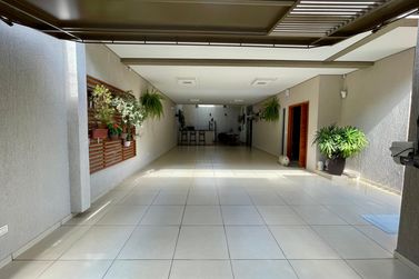 Casa &agrave; venda - 338m&sup2; - ZONA I