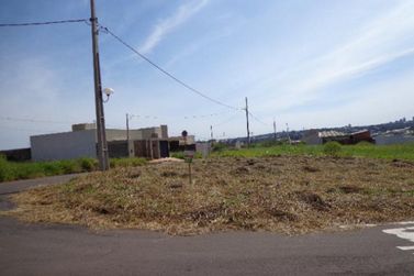 Terreno &agrave; venda - 391m&sup2; - Jardim Real