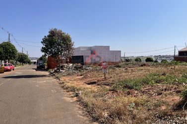 Terreno &agrave; venda - 220m&sup2; - Parque Residencial Metropolitano