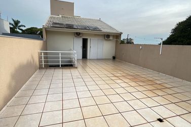 Sobrado &agrave; venda - 321m&sup2; - Zona VI