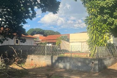 Terreno &agrave; venda - 315m&sup2; - Zona II