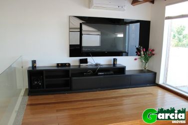 Sobrado &agrave; venda - 300m&sup2; - Jardim Veleiros