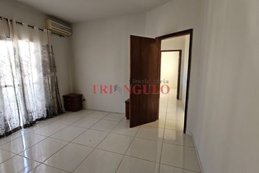 Sobrado &agrave; venda - 250m&sup2; - JARDIM DOS PRINCIPES