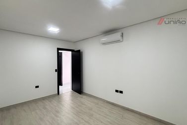 Casa &agrave; venda - 250m&sup2; - Residencial Royal Garden