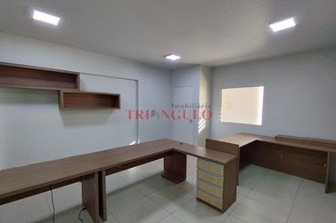 Sala Comercial &agrave; venda - 53m&sup2; - ZONA I
