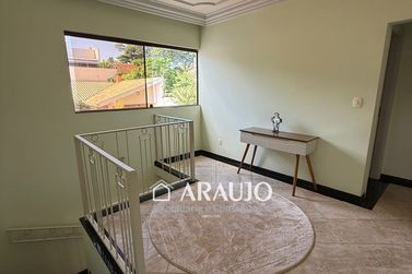 Sobrado &agrave; venda - 351m&sup2; - ZONA II
