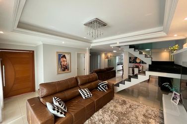 Sobrado &agrave; venda - 420m&sup2; - Jd Suzuki