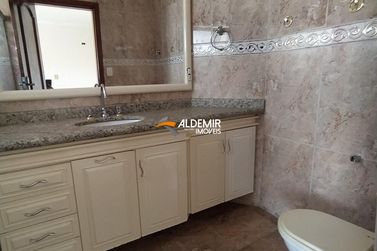 Sobrado &agrave; venda - 289m&sup2; - Zona Armaz&eacute;m