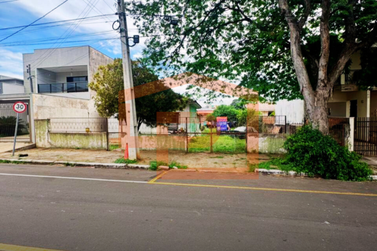 Terreno &agrave; venda - 560m&sup2; - Zona II