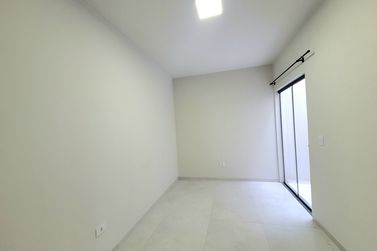 Casa para alugar - 81m&sup2; - Zona V