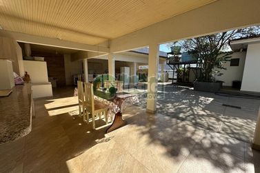Casa &agrave; venda - 300m&sup2; - Parque San Remo I