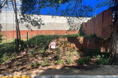 Terreno &agrave; venda - 182m&sup2; - PARQUE DAS LARANJEIRAS
