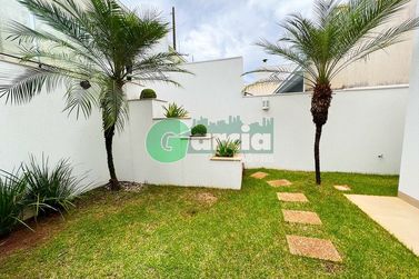 Casa &agrave; venda - 217m&sup2; - Residencial Portal das &Aacute;guas