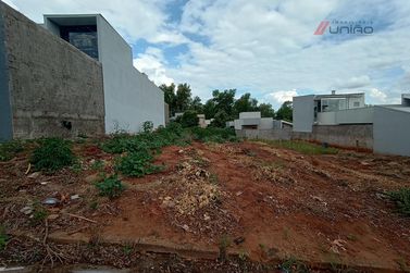 Terreno &agrave; venda - 135m&sup2; - Residencial Bourbon