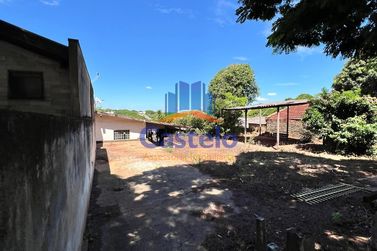 Terreno &agrave; venda - 490m&sup2; - ZONA V