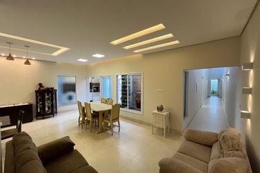 Casa &agrave; venda - 419m&sup2; - Jd Veleiros