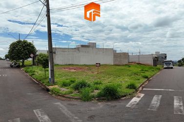 Terreno &agrave; venda - 333m&sup2; - Jardim Colorado