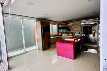 Sobrado &agrave; venda - 274m&sup2; - Jardim Pioneiros II