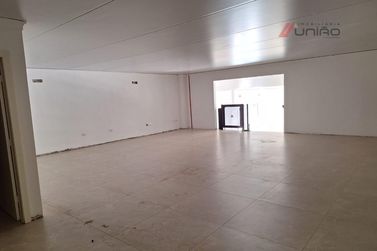 Sal&atilde;o Comercial para alugar - 243m&sup2; - Zona I