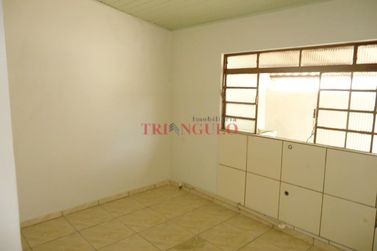 Casa &agrave; venda - 200m&sup2; - ZONA IV