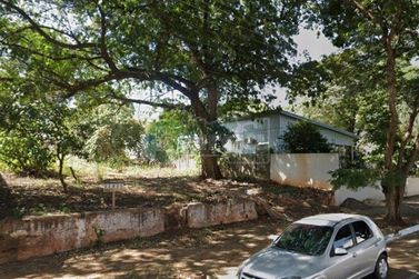 Terreno &agrave; venda - 525m&sup2; - Zona II