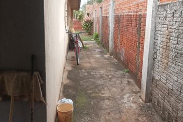 Casa &agrave; venda - 100m&sup2; - Jardim Colibri