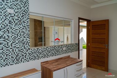 Casa &agrave; venda - 185m&sup2; - Zona Armaz&eacute;m