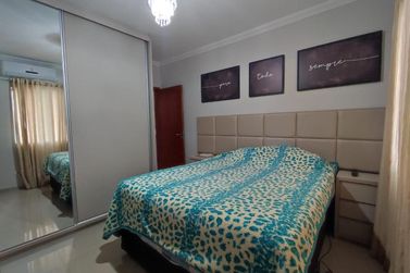 Casa &agrave; venda - 244m&sup2; - Zona V