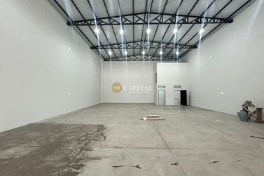 Sal&atilde;o Comercial para alugar - 420m&sup2; - Zona III
