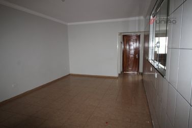 Casa &agrave; venda - 180m&sup2; - Zona V