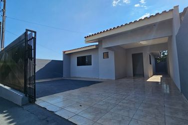 Casa &agrave; venda - 102m&sup2; - PARQUE SAN REMO II