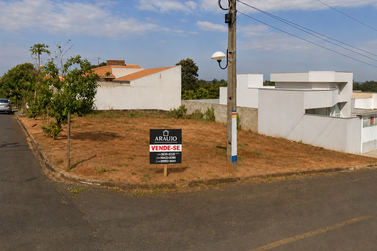 Terreno &agrave; venda - 262m&sup2; - Jardim Aeroporto II