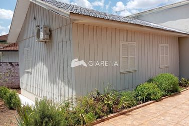 Casa &agrave; venda - 210m&sup2; - CENTRO