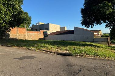 Terreno &agrave; venda - 220m&sup2; - JARDIM M&Ocirc;NACO