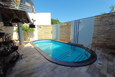 Casa &agrave; venda - 420m&sup2; - Zona I