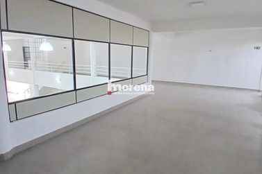 Sal&atilde;o Comercial para alugar - 800m&sup2; - Zona II