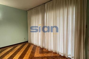 Casa para alugar - 308m&sup2; - Zona III