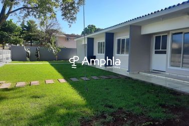 Casa &agrave; venda - 200m&sup2; - Centro