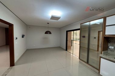 Casa para alugar - 380m&sup2; - Jardim Imigrantes II