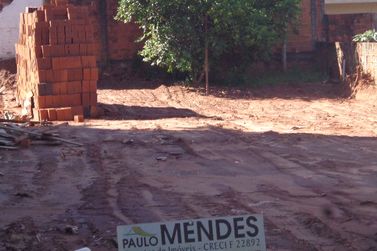 Terreno &agrave; venda - 350m&sup2; - Zona Armazem