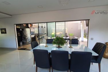Casa &agrave; venda - 245m&sup2; - Zona IV