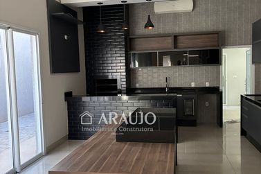 Casa &agrave; venda - 218m&sup2; - Condom&iacute;nio Residencial Portal das &Aacute;guas