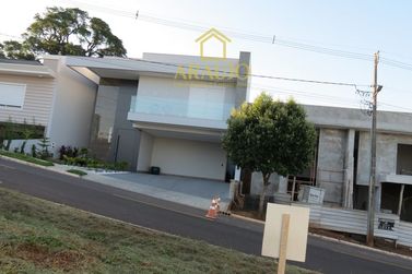 Terreno &agrave; venda - 360m&sup2; - Condom&iacute;nio Residencial Royal Garden