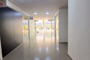 Sala Comercial para alugar - 140m&sup2; - Zona III