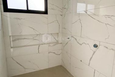 Casa &agrave; venda - 185m&sup2; - Condom&iacute;nio Jardins de Versailles