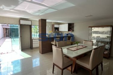 Casa &agrave; venda - 340m&sup2; - 