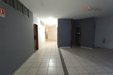 Sal&atilde;o Comercial para alugar - 880m&sup2; - Zona III